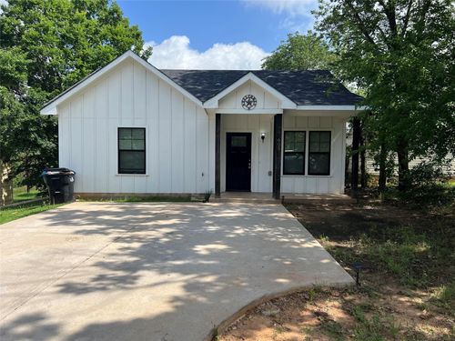 605 Martin Luther King St, Denison, TX, 75020-2255 | Card Image