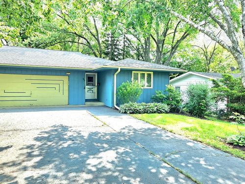 95 Pine Ct, Crystal Lake, IL, 60014-4235 | Card Image