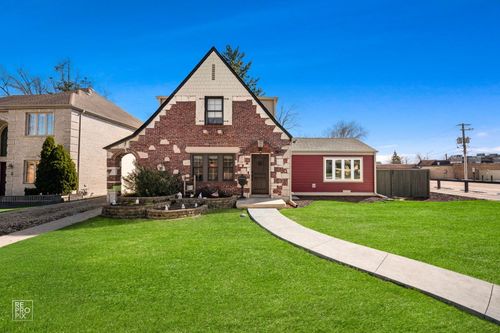 120 E Fremont Ave, Elmhurst, IL, 60126-2324 | Card Image
