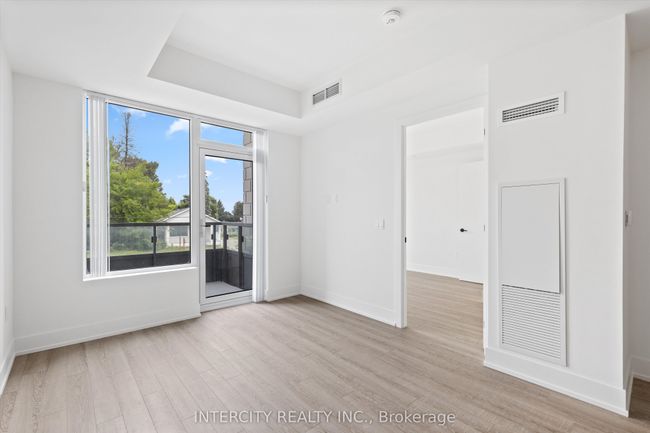 228 - 2075 King Rd, Condo with 2 bedrooms, 2 bathrooms and null parking in King City ON | Image 13
