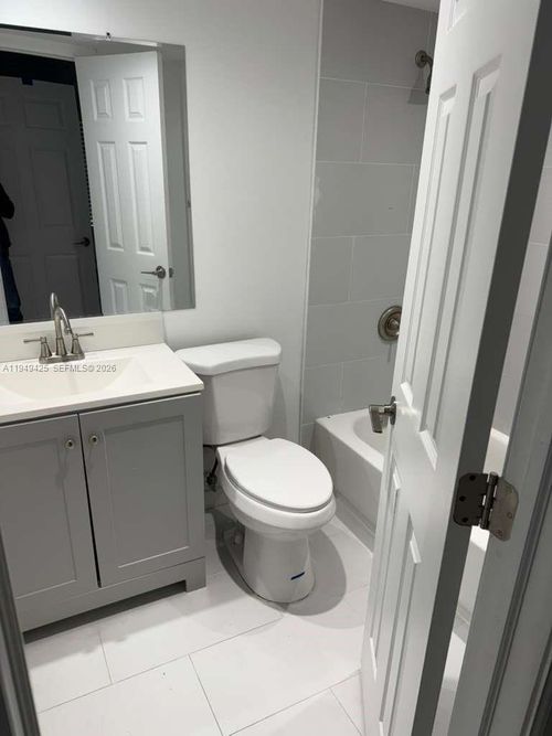 unit-102-1250 Se 26th St, Homestead, FL, 33035-2312 | Card Image