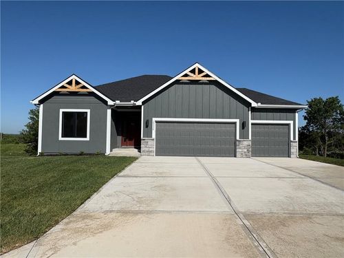 29336 Palmer Dr, Paola, KS, 66071-5714 | Card Image