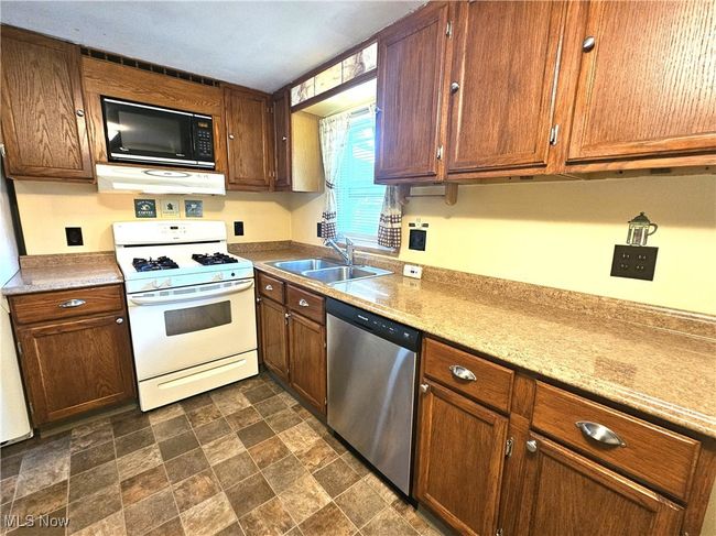 624 Shaker Dr, House other with 3 bedrooms, 2 bathrooms and null parking in Medina OH | Image 6