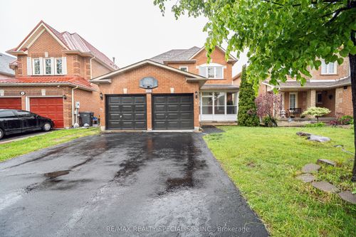 56 Hood Cres, Brampton, ON, L6Y4S7 | Card Image