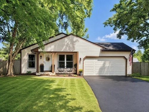 347 Danbury Dr, Naperville, IL, 60565-3233 | Card Image