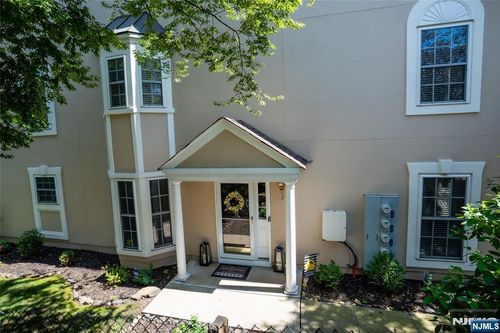 1 Peach Tree Ln, North Haledon, NJ, 07508-3121 | Card Image