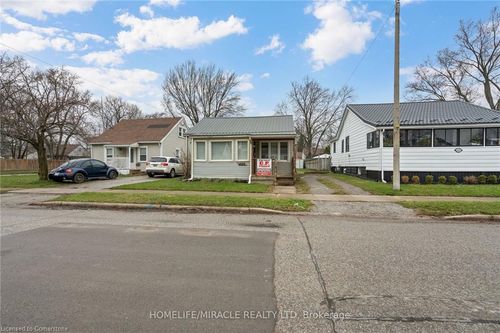 6333 Skinner St, Niagara Falls, ON, L2G2Y6 | Card Image