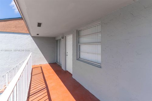 28-15421 Sw 81st Circle Ln, Miami, FL, 33193-2604 | Card Image