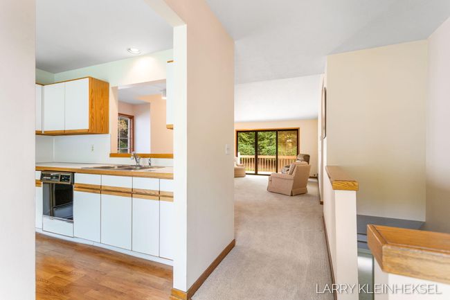 569 Appletree Dr, Condo with 3 bedrooms, 2 bathrooms and null parking in Holland MI | Image 15