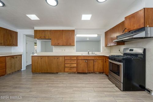 1205 Skyway Dr, Las Cruces, NM, 88001-4018 | Card Image
