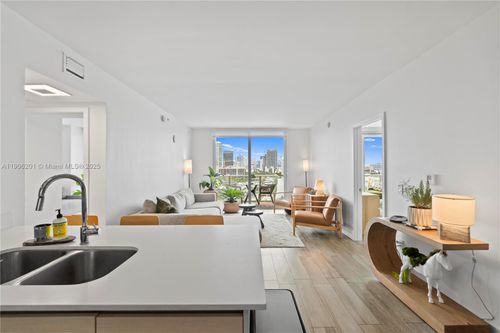 apt-1218-4250 Biscayne Blvd, Miami, FL, 33137-3281 | Card Image