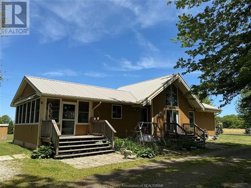 543 E West Rd, Pelee Island, ON, N0R1M0 | Card Image