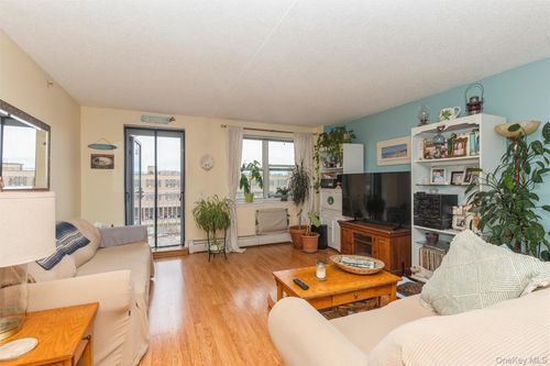 4a-260 Beach 81st St, Rockaway Beach, NY, 11693-1905 | Card Image