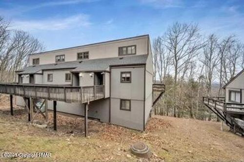 142 Cross Country Ln, Tannersville, PA, 18372-7707 | Card Image