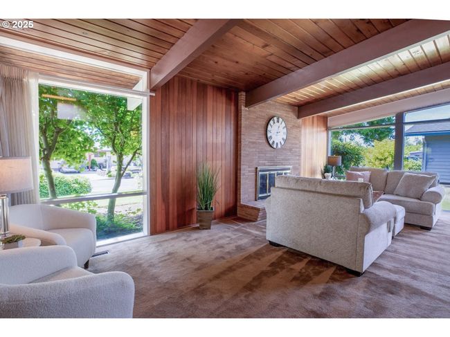 1439 Barton St, House other with 3 bedrooms, 2 bathrooms and null parking in Eugene OR | Image 5