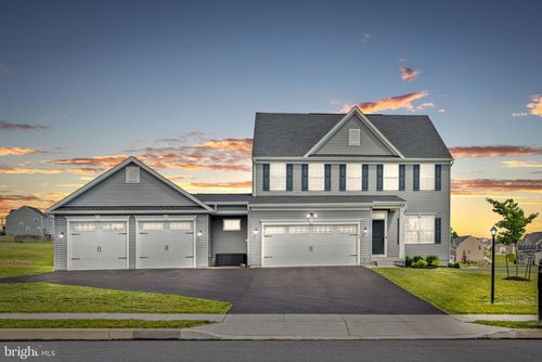 102 Tyler Dr, HANOVER, PA, 17331-8073 | Card Image