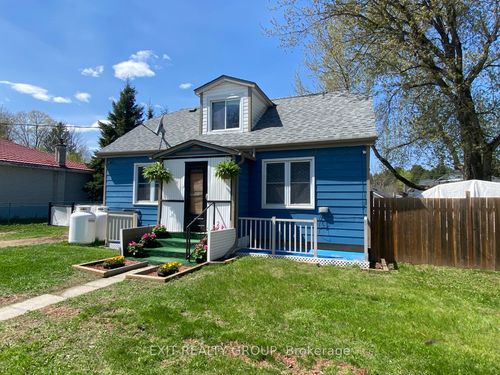 33 Glastonbury Rd, Northbrook, ON, K0H2G0 | Card Image