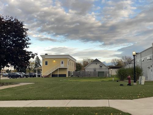 2200 Dickinson Road, LEDGEVIEW, WI, 54115 | Card Image