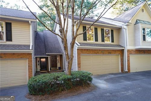 2890 Woodruff Dr Se, Smyrna, GA, 30080-3894 | Card Image