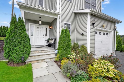 42 E Vincent St, Elmsford, NY, 10523 | Card Image