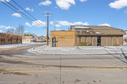 17503 Stephens Dr, Eastpointe, MI, 48021-1801 | Card Image