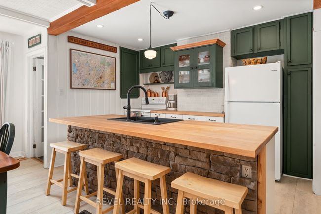 20 Benson Blvd, House other with 3 bedrooms, 2 bathrooms and 10 parking in Coboconk ON | Image 13