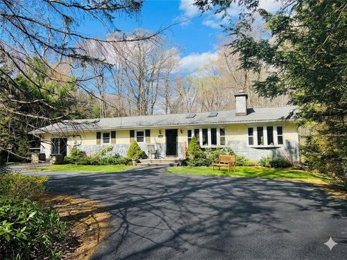 215 Larch Oval, Coolbaugh Twp, PA, 18466-8042 | Card Image