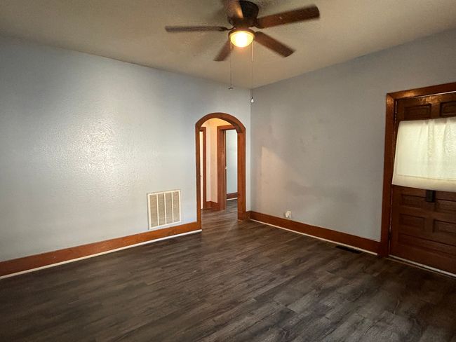 307 E Wilson St, House other with 3 bedrooms, 1 bathrooms and 1 parking in Villa Grove IL | Image 6