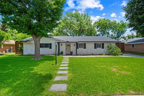 2129 Goerte Dr, Grand Prairie, TX, 75051-4032 | Card Image