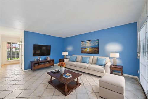 apt-141-8927 Gaylord Dr, Houston, TX, 77024-2907 | Card Image