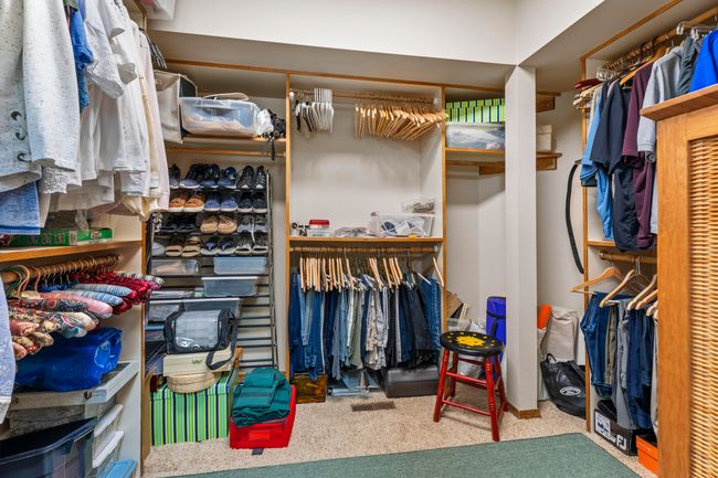 33-Closet | Image 30