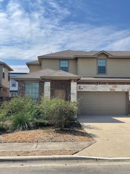 118 Creekside Villa Dr, Kyle, TX, 78640-6440 | Card Image