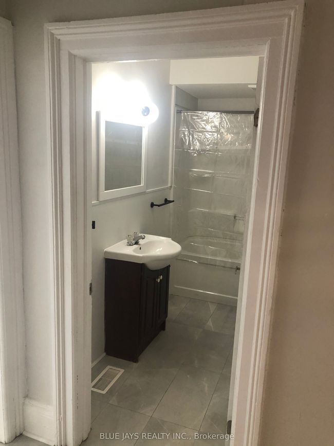APT-1 - 60 Main St E, Home with 2 bedrooms, 2 bathrooms and 1 parking in Southgate ON | Image 6