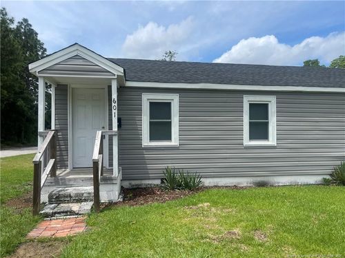 601 Pate Ave, Spring Lake, NC, 28390-3614 | Card Image