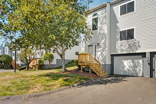 31-31 Woodbridge Ln, Cromwell, CT, 06416-2581 | Card Image