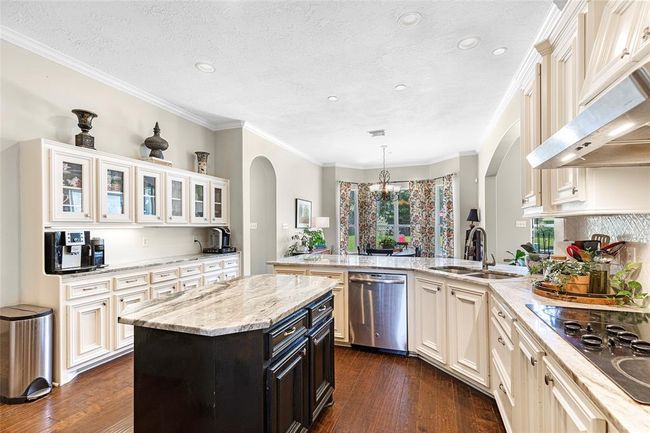 Kitchen | Image 10