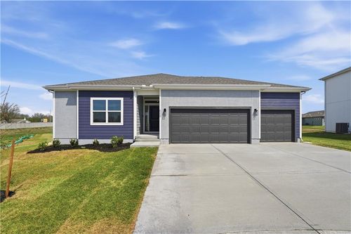 509 Sw New Port Dr, Blue Springs, MO, 64014 | Card Image