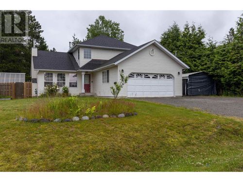 2084 Walnut Dr, Thornhill, BC, V8G5E9 | Card Image