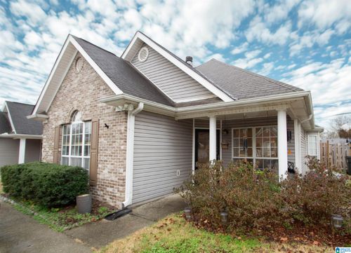 207 Hidden Creek Pkwy, PELHAM, AL, 35124-4867 | Card Image