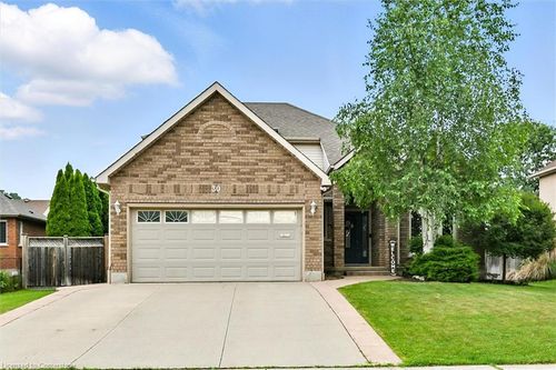 30 Baker Rd S, Grimsby, ON, L3M5H6 | Card Image