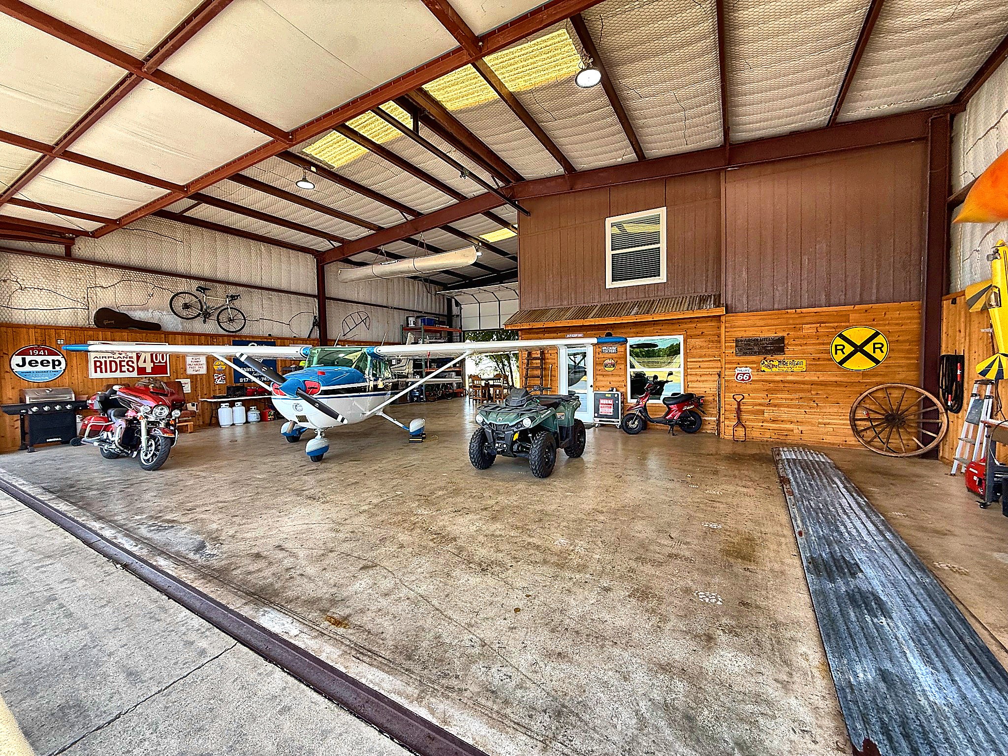 537 Aviator Dr, For Sale in Fort Worth - eXp Realty