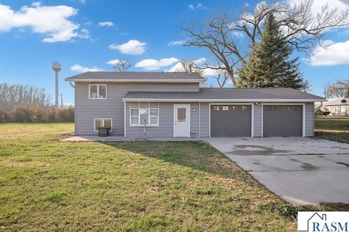 405 Sparks Dr, Granada, MN, 56039-8714 | Card Image