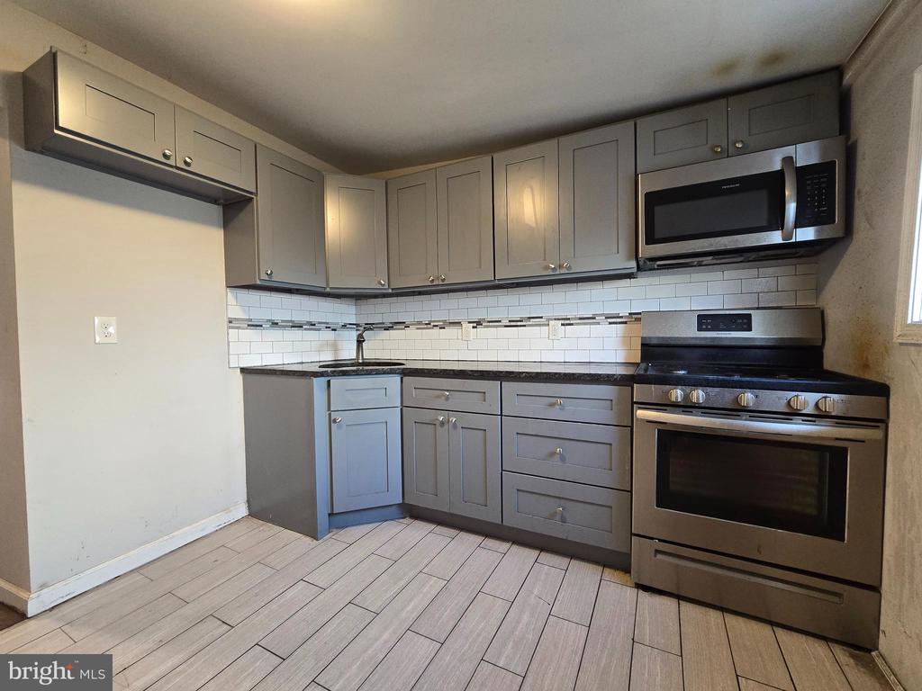 Residential in PHILADELPHIA 4