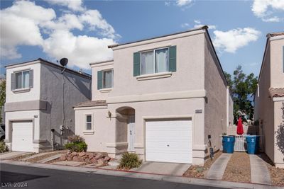 10043 Fragile Fields Street, House other with 3 bedrooms, 2 bathrooms and null parking in Las Vegas NV | Image 3