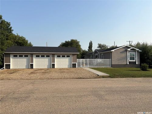 151 2nd Avenue, Bengough, SK, S0C0K0 | Card Image
