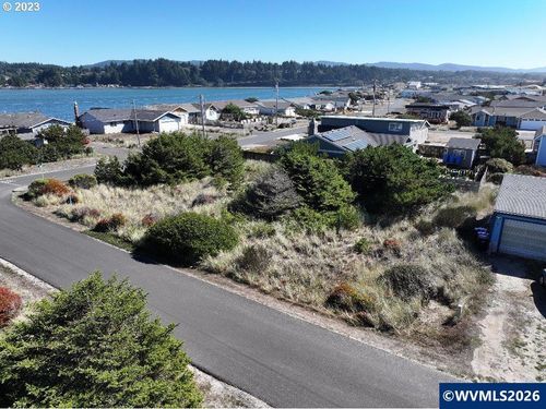 1901 Nw Beachview Dr, Waldport, OR, 97394-9450 | Card Image