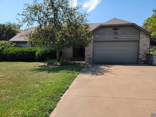 2225 Redwood Ave, Emporia, KS, 66801-5914 | Card Image