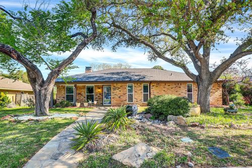 1667 Chisolm Trl, Lewisville, TX, 75077-2745 | Card Image