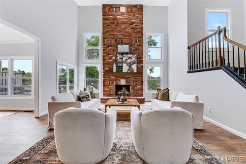 14312 Willow Spring Hill Dr, Town And Country, MO, 63017-5723 | Card Image
