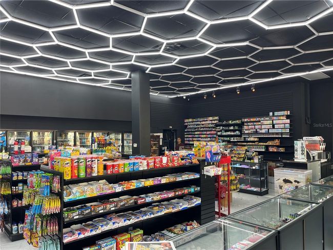 Convenience Store/ Smoke Shop | Image 4